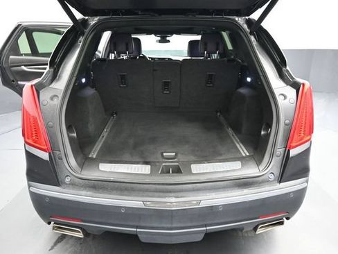 Used 2017 Cadillac XT5 Luxury w/ Driver Awareness Package AWD/4WD image 19