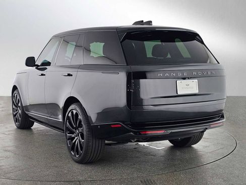 Used 2025 Land Rover Range Rover SE image 5