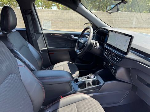 Used 2023 Ford Escape ST-Line w/ Tech Pack #1 FWD image 19