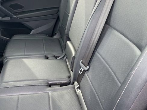 Used 2020 Volkswagen Tiguan SE image 19