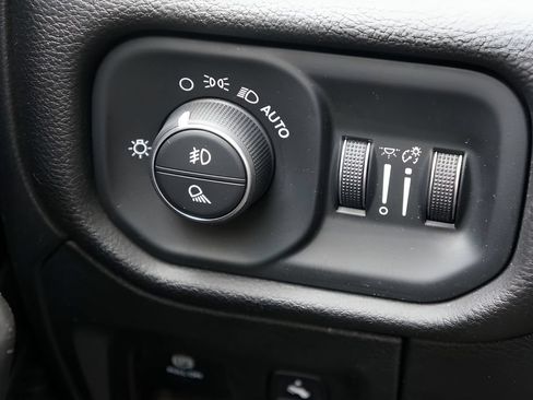 Used 2025 RAM 1500 Big Horn AWD/4WD image 21