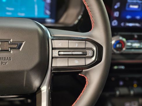 Used 2025 Chevrolet Colorado Z71 image 28