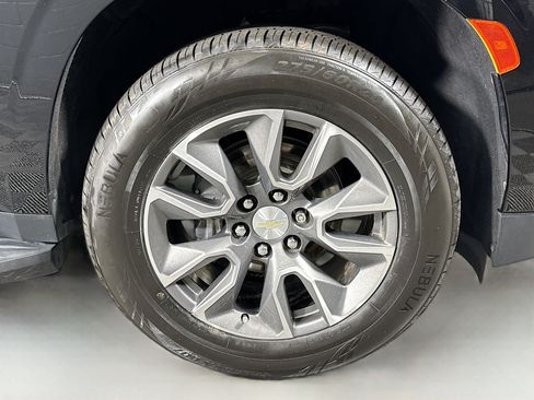 Used 2022 Chevrolet Tahoe LT w/ Luxury Package RWD image 32