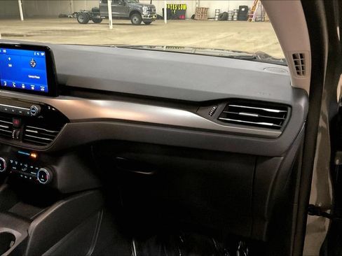 Certified 2024 Ford Escape Active AWD/4WD image 15