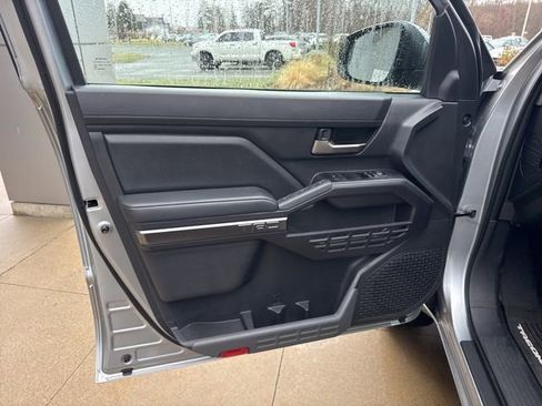 Used 2025 Toyota Tacoma TRD Sport AWD/4WD image 26