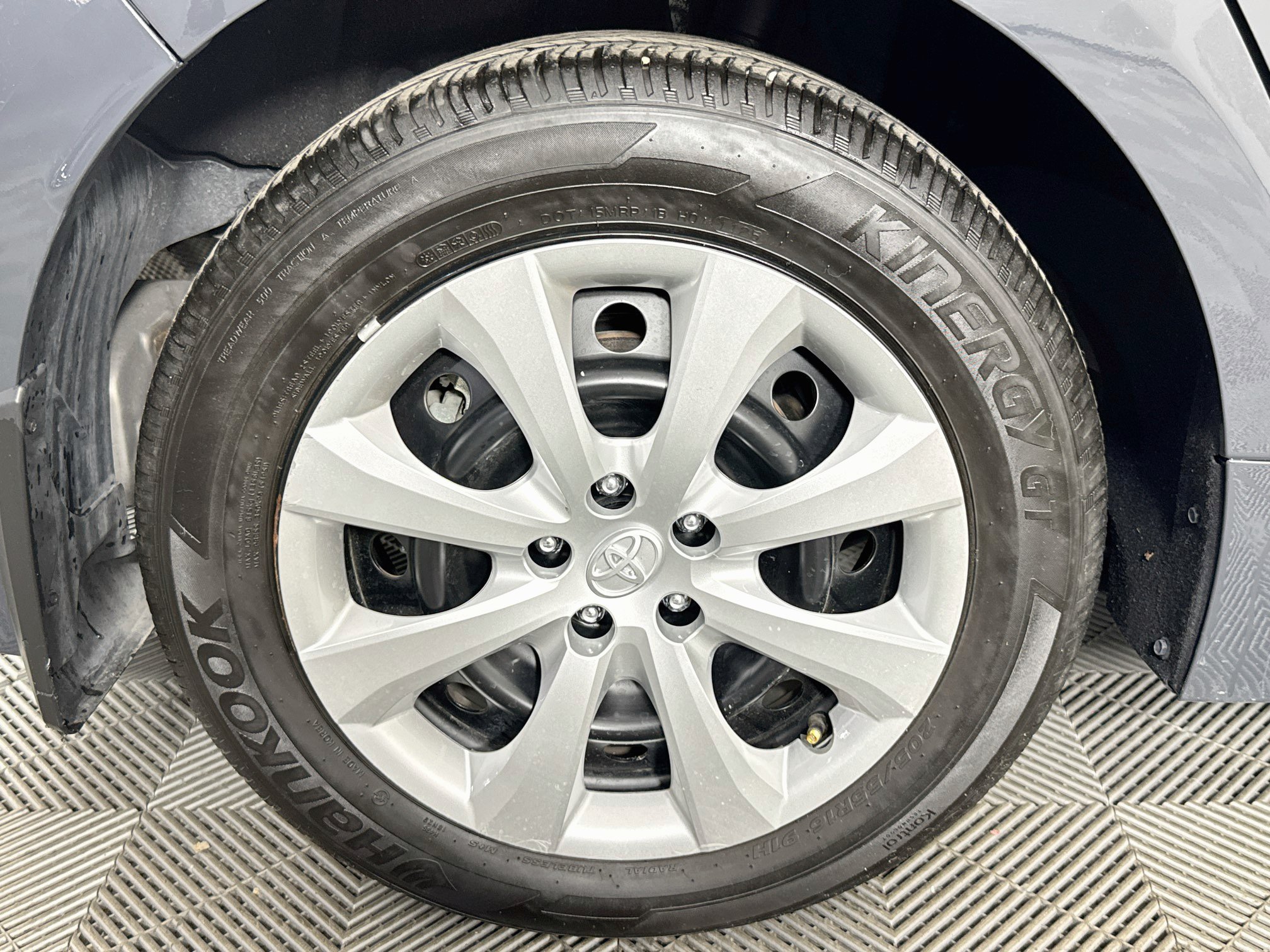 Used 2025 Toyota Corolla LE FWD image 56
