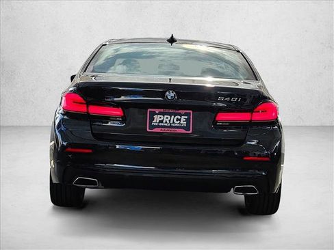Used 2023 BMW 540i w/ Premium Package RWD image 7