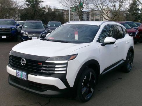 Certified 2025 Nissan Kicks SR image 1