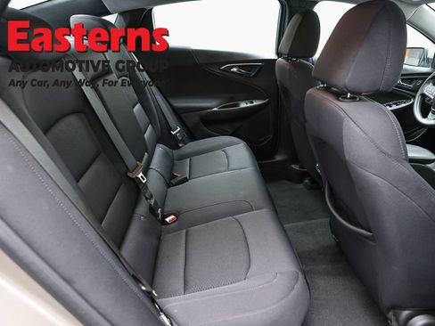 Used 2025 Chevrolet Malibu LT FWD image 23
