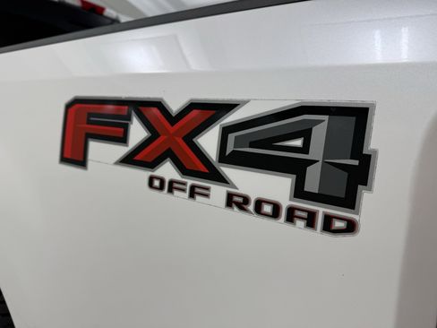 Used 2019 Ford F250 Platinum w/ Platinum Ultimate Package image 9