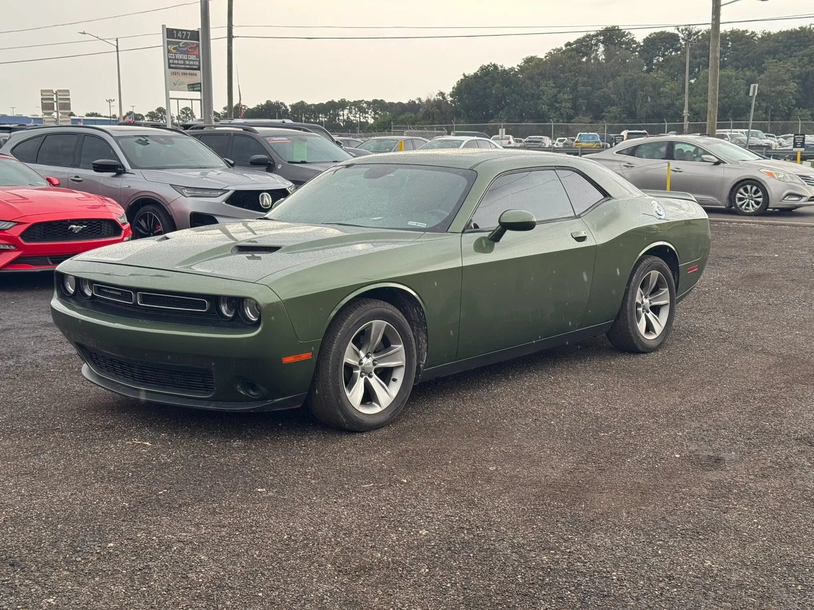 Used 2019 Dodge Challenger SXT RWD image 1
