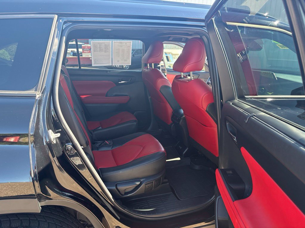 Used 2023 Toyota Highlander XSE AWD/4WD image 18