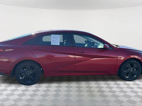 Used 2023 Hyundai Elantra SEL image 4