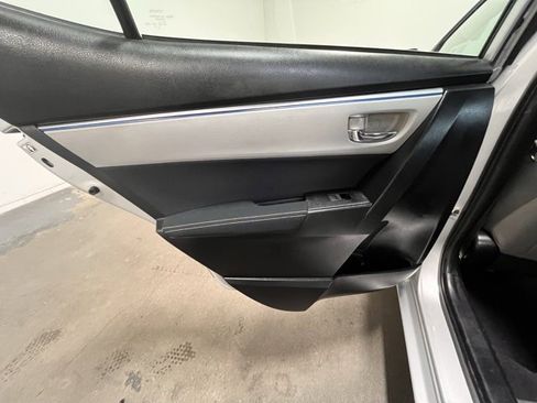 Used 2015 Toyota Corolla L image 16