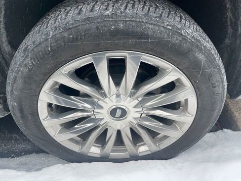 Used 2023 Cadillac Escalade Premium Luxury image 8