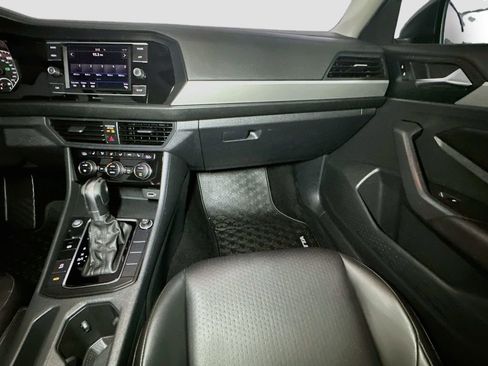 Used 2019 Volkswagen Jetta SE FWD image 30
