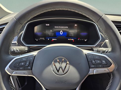 Used 2023 Volkswagen Tiguan SE image 21