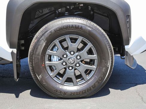 Certified 2026 Toyota 4Runner SR5 AWD/4WD image 11