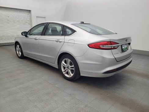 Used 2018 Ford Fusion SE w/ Fusion SE Technology Package image 3