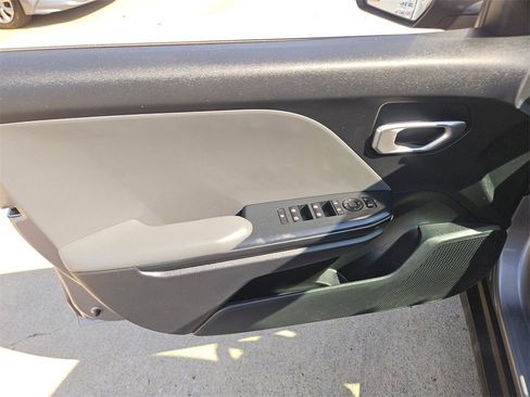 Used 2025 Kia K4 LXS image 14