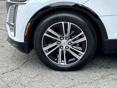 New 2026 Cadillac Lyriq Sport w/ LPO, Floor Liner Package AWD/4WD image 9