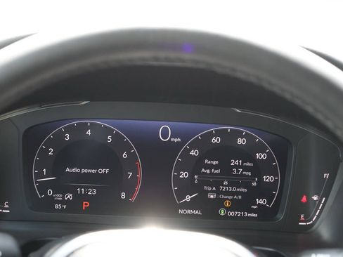 Used 2025 Honda Pilot Elite image 21