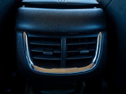 Used 2021 Chevrolet Malibu LT FWD image 27