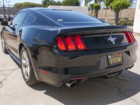 Used 2016 Ford Mustang Coupe RWD image 7