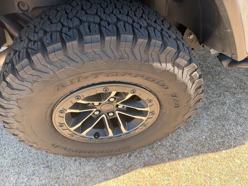 Used 2024 Jeep Wrangler Unlimited Rubicon image 12