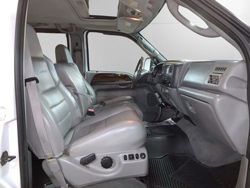 Used 2004 Ford F350 Lariat RWD image 19