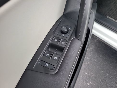 Used 2023 Volkswagen Tiguan S FWD image 15