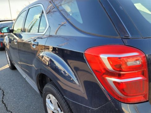 Used 2017 Chevrolet Equinox LS image 5