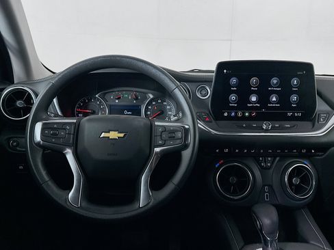 Used 2025 Chevrolet Blazer LT FWD image 17