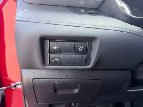 Used 2023 Toyota Highlander XLE AWD/4WD image 31