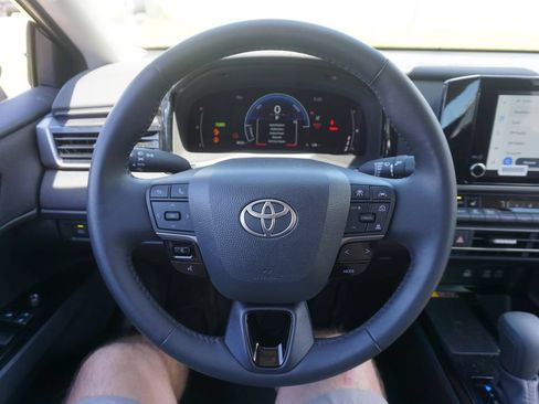 Used 2025 Toyota Camry LE FWD image 3