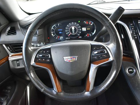 Used 2020 Cadillac Escalade Premium Luxury AWD/4WD image 14