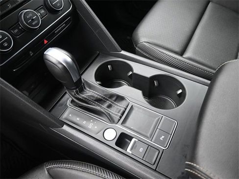 Used 2021 Volkswagen Atlas Cross Sport SE image 4