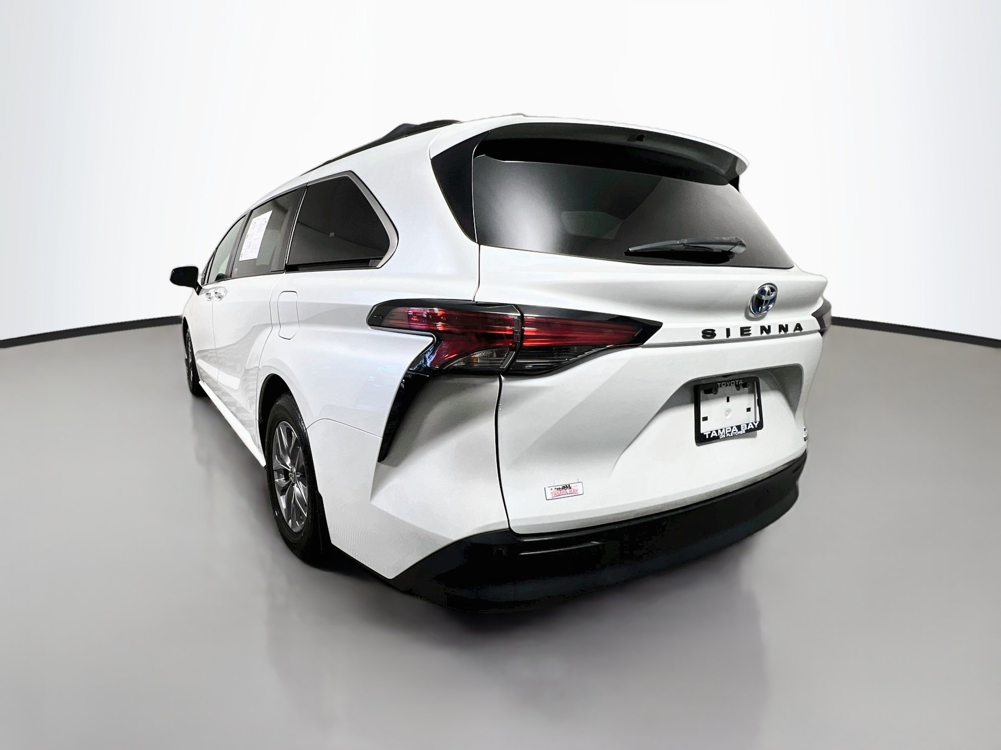Used 2022 Toyota Sienna XLE FWD image 8