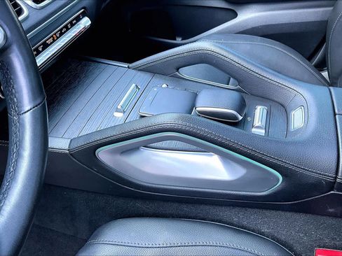 Used 2022 Mercedes-Benz GLS 450 4MATIC image 16