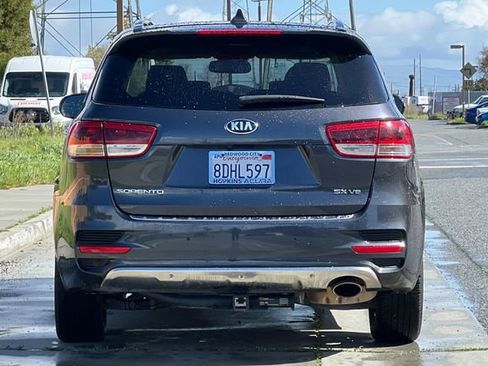 Used 2018 Kia Sorento SX image 5