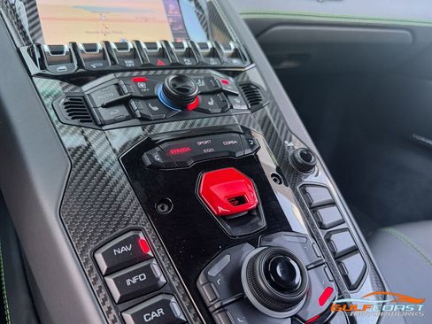 Used 2018 Lamborghini Aventador S AWD/4WD image 20