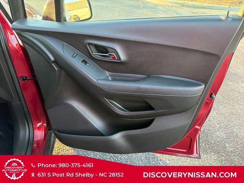Used 2018 Chevrolet Trax LT image 33