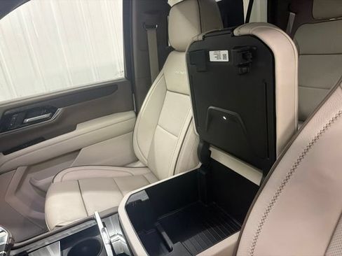 Used 2026 GMC Yukon Denali w/ Denali Reserve Package AWD/4WD image 37