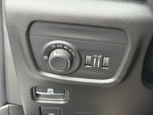 New 2026 Jeep Grand Cherokee Laredo AWD/4WD image 37