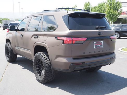 Used 2025 Toyota Sequoia Platinum AWD/4WD image 5