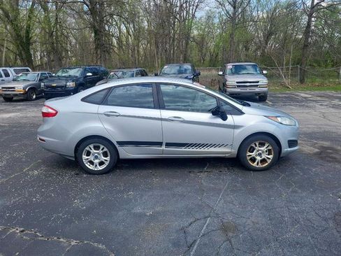 Used 2014 Ford Fiesta SE image 8