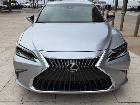 Used 2024 Lexus ES 300h Ultra Luxury w/ Accessory Package (Z2) FWD image 6