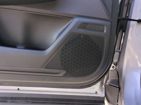 Used 2025 Honda CR-V LX image 17