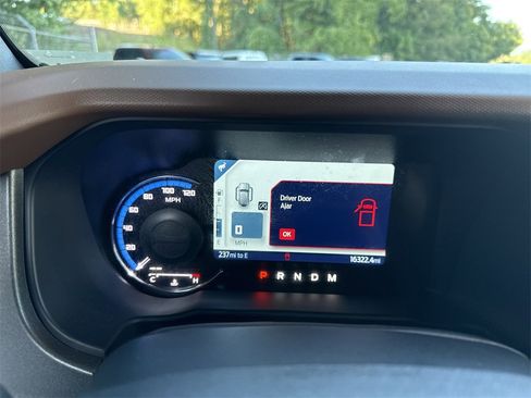 Used 2024 Ford Bronco Outer Banks image 28