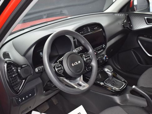 Used 2023 Kia Soul S image 10